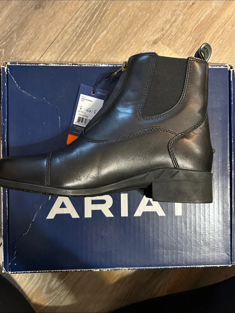 Ariat Men’s Black Leather Chukka Boots